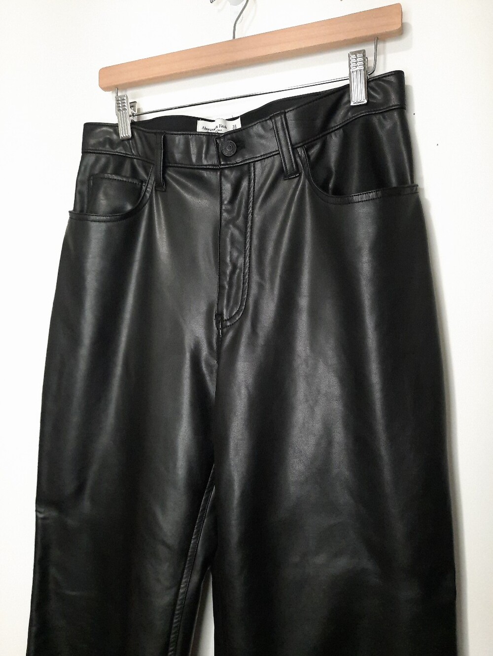 Abercrombie & Fitch The 90s Relaxed Vegan Leather Pants Ultra High Rise Size 31 - Picture 14 of 14